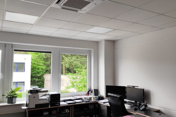 Mitsubishi Klimaanlage mit 4 Innengeräten im Büro in Berlin-Tempelhof