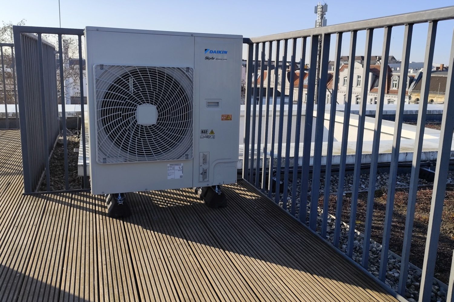 Klimaanlagen Berlin - dedatec Klimatechnik Klimaanlagen
Klimaanlagen Berlin
Klimageräte
Daikin Klimaanlagen
Mitsubishi Klimaanlagen
LG Klimaanlagen
Klimaanlageinstallation
Klimaanlage